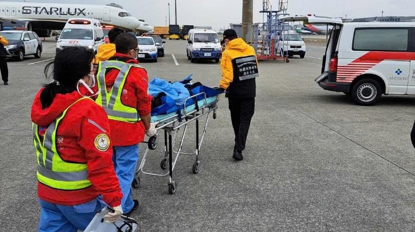 Vietnam Airlines plane makes emergency landing to provide medical aid for passenger